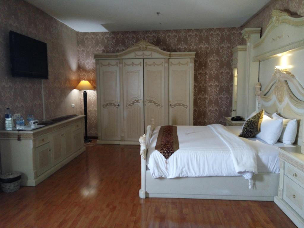 Royal Victoria Hotel Sangatta Sengata Екстериор снимка